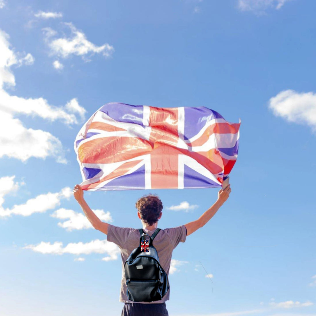 Great Britain QR Bag Tag by tag8 for secure bag tracking