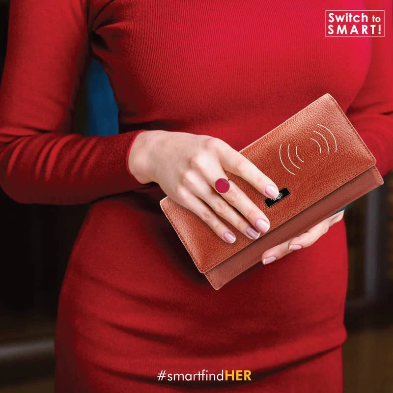 tag8 Dolphin Smart Wallet for Women with Bluetooth Tracker and RFID Protection for secure and stylish travel