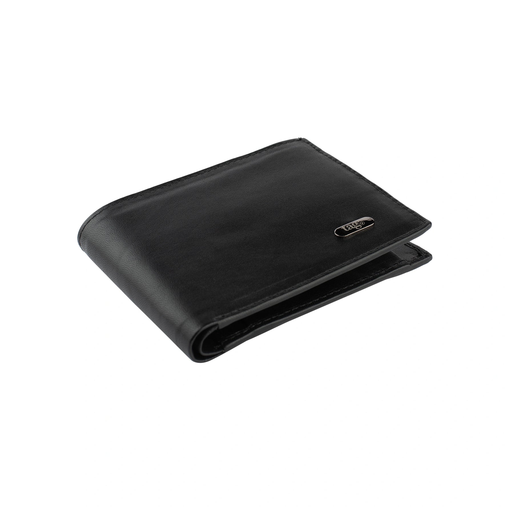 tag8 RFID Wallet for Men made of genuine leather with QR tracking for smart and secure protection